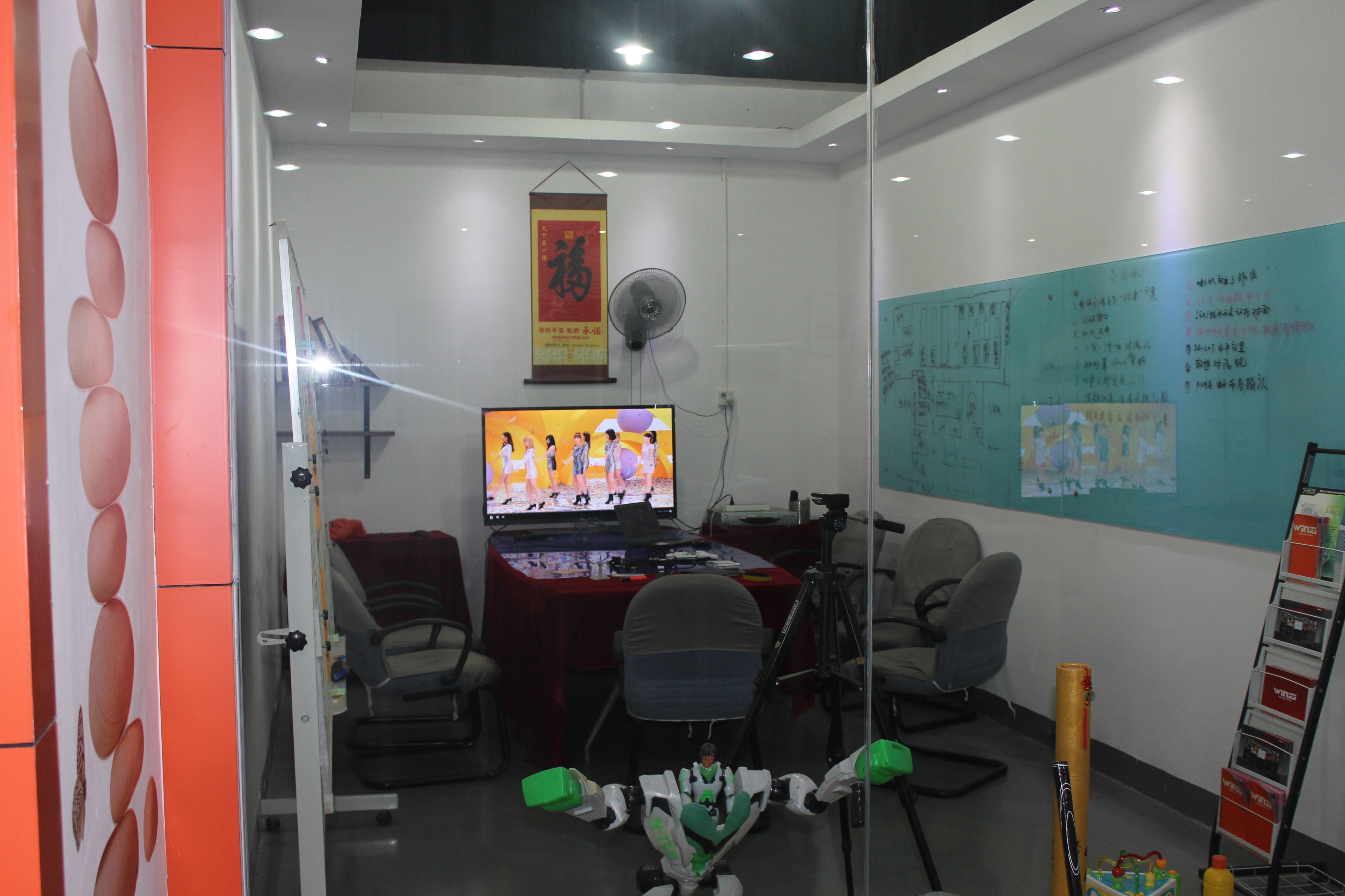 深圳塑胶模具厂,深圳市模具厂,深圳模具厂,深圳模具,深圳塑胶模具